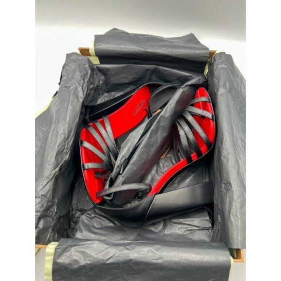 Burberry Split-toe Detail Leather Hove Thong Sandals, Brand Size 38 - Picture 4 of 13